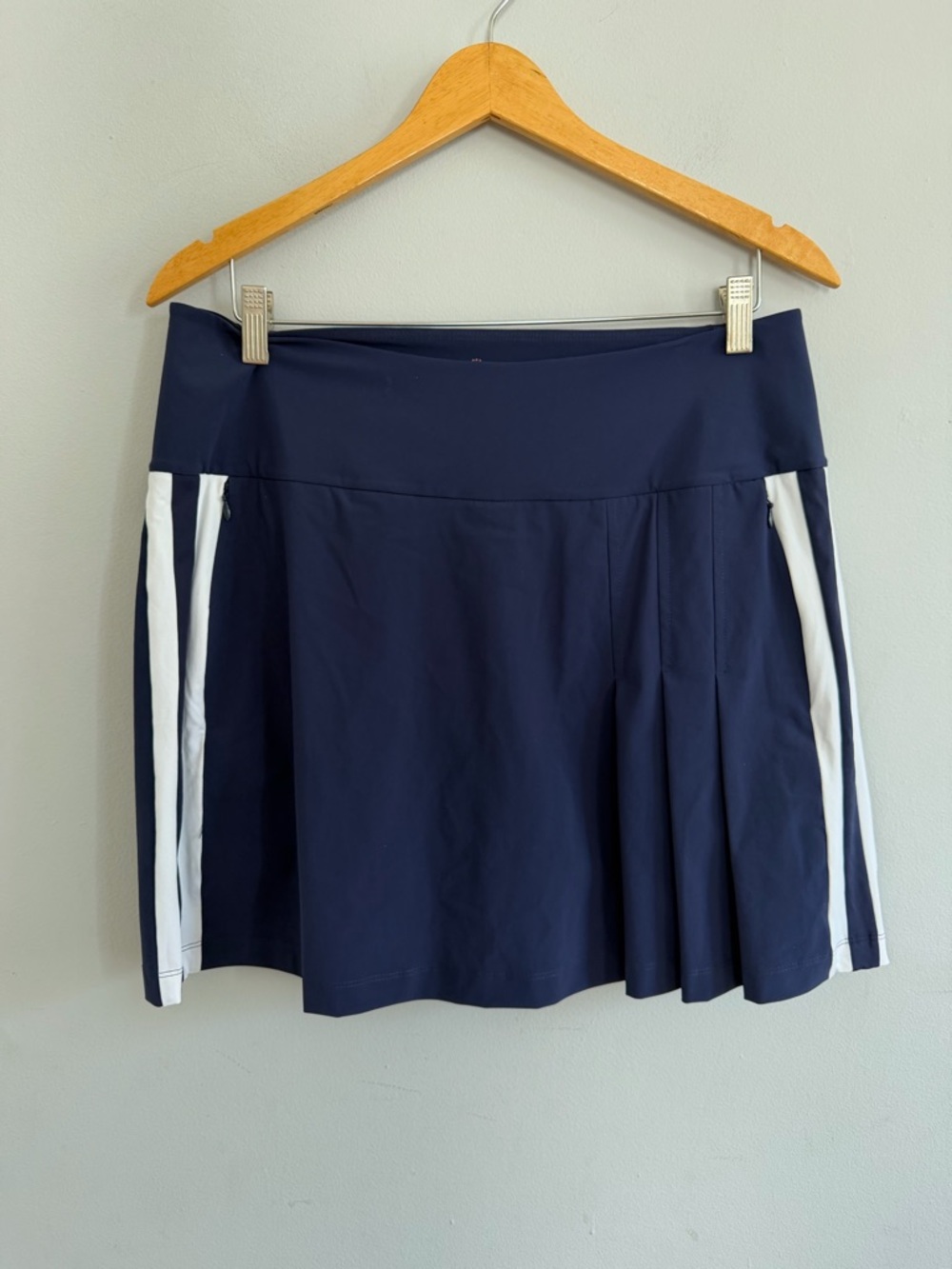 Kinona Women’s Golf Skort Navy Blue White Stripe Trim Size L